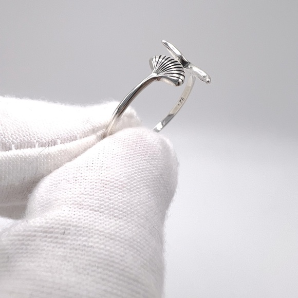 Sale $12 Firm! .925 Sterling Silver Mermaid and Seashell Ring - Picture 9 of 13